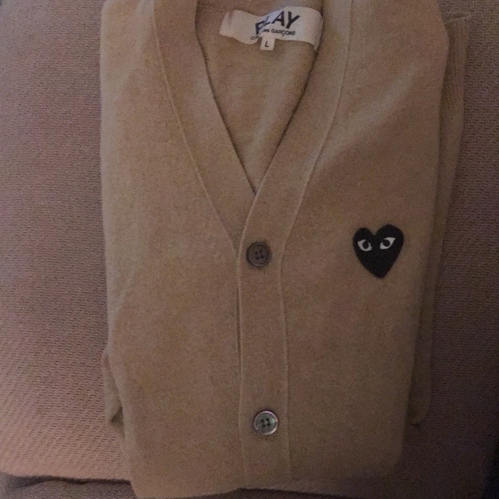PLAY Comme Des Garçons beige cardigan
